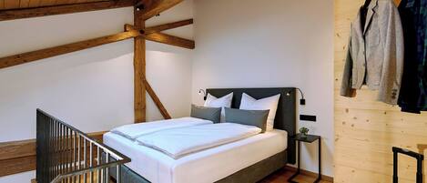 1 bedroom, bed sheets