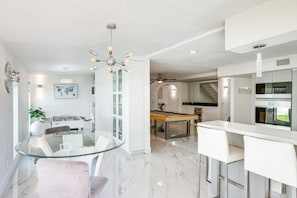 Dining - Modern 5 bedroom house in Scottsdale close to The Phoenix open + Barrett Jackson (Scottsdale)