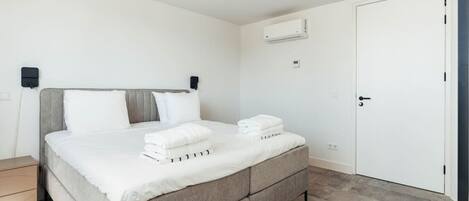 2 habitaciones, cuna de viaje, wifi gratis y ropa de cama