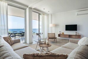 TV - Oceanfront 6BR Penthouse of One Mambo 38 & 39 by Bocobay (Curaçao | Mambo Beach)