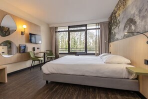 1 habitación, tabla de planchar con plancha, wifi gratis y ropa de cama