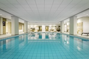 Una piscina techada, una piscina climatizada