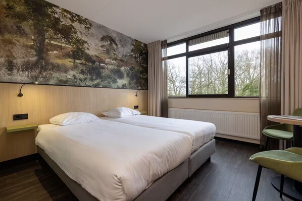1 habitación, tabla de planchar con plancha, wifi gratis y ropa de cama