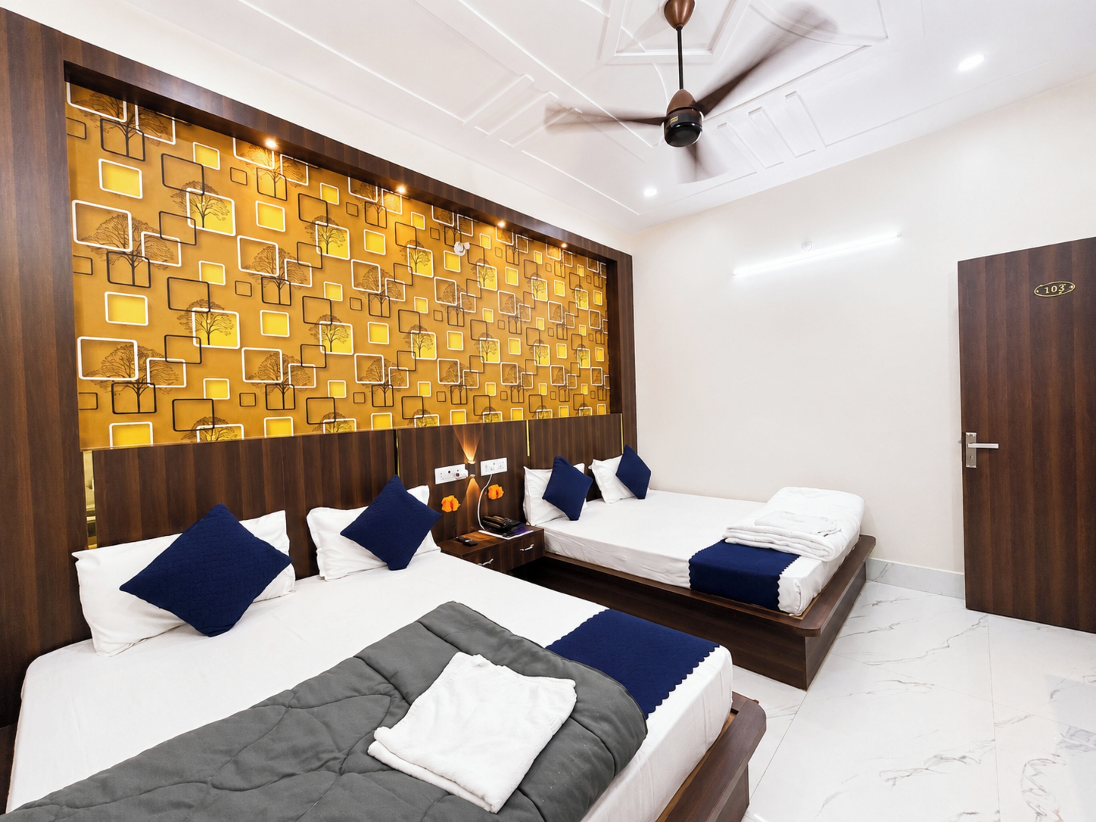In-room safe, soundproofing, free WiFi, bed sheets