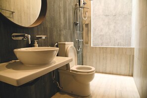 Hårtørrer, bidet, håndklæder, Sæbe