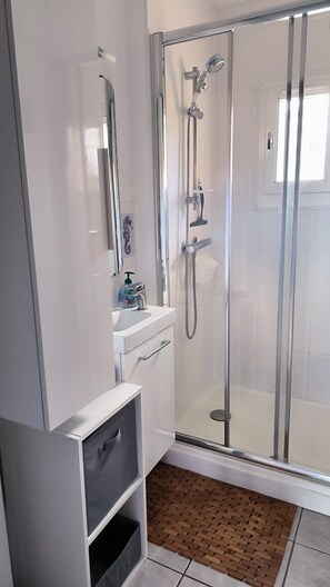 Shower, hair dryer - St Cyprien: Serenity and relaxation with a view of the marina (Saint-Cyprien)