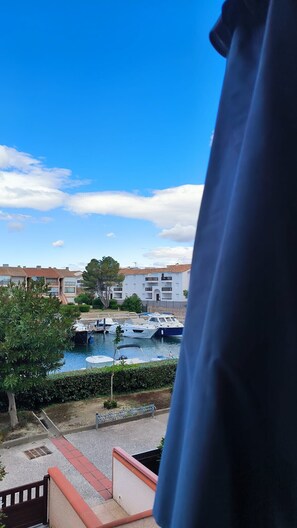 Property grounds - St Cyprien: Serenity and relaxation with a view of the marina (Saint-Cyprien)