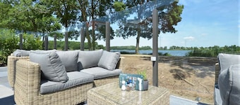 Modern Amenities with Easy Access to Cultural Attractions! Onsite Dining