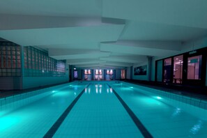 Indendørs pool, opvarmet pool