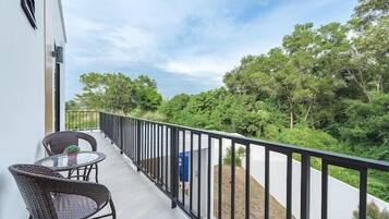 Villa | Balcony