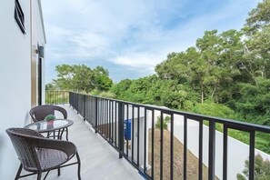Villa | Balcony