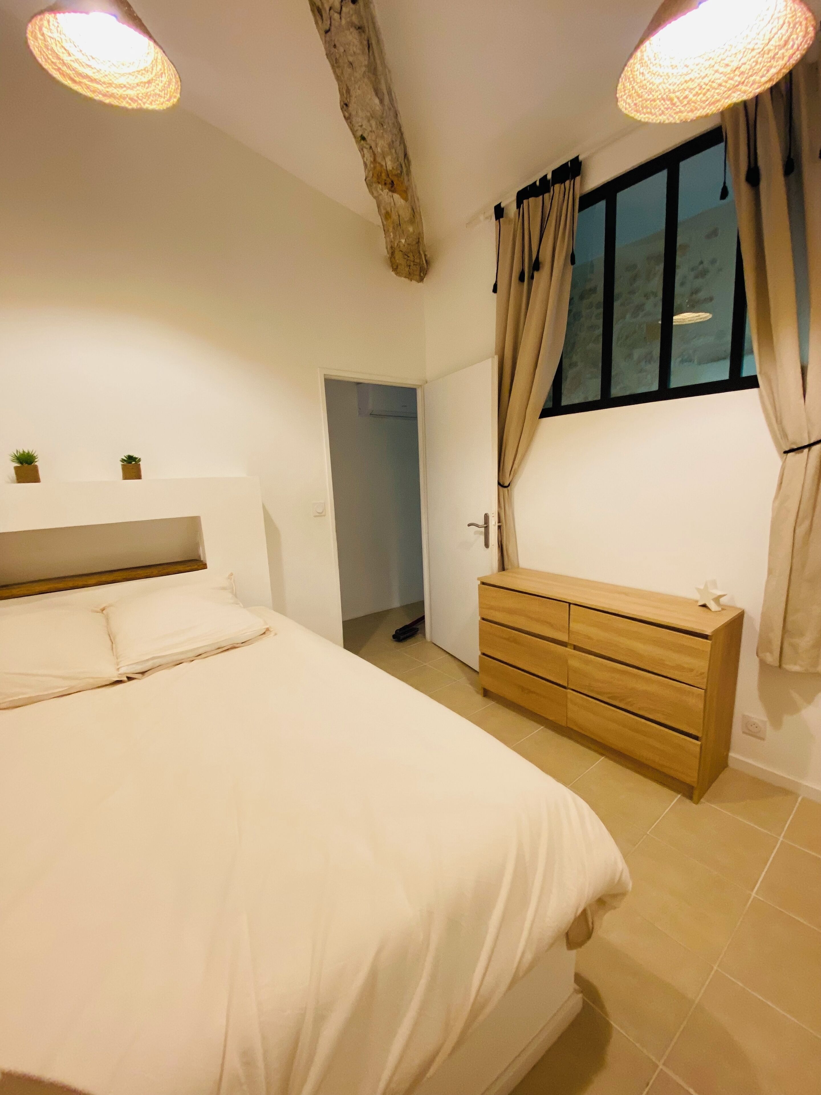 3 habitaciones, wifi gratis y ropa de cama 