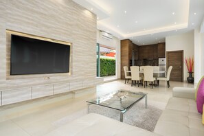 Living area - Luxury Pool Villa A14 3BR/8 Persons (Muang Pattaya)