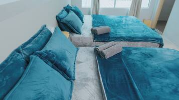 3 bedrooms, iron/ironing board, WiFi, bed sheets