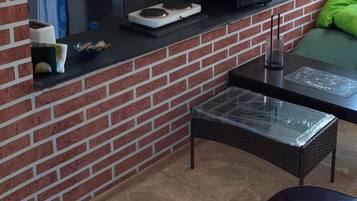 Microonde, forno, piano cottura, bollitore elettrico