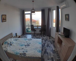 1 camera, ferro/asse da stiro, culla da viaggio, Wi-Fi gratuito