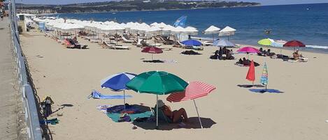 Chaises longues