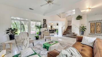 Smart-tv en een open haard