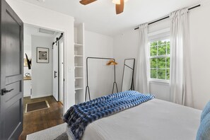 2 chambres, fer et planche à repasser, Wi-Fi gratuit, draps fournis