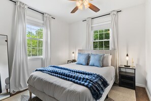 2 chambres, fer et planche à repasser, Wi-Fi gratuit, draps fournis