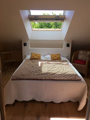 5 bedrooms, iron/ironing board, travel cot, free WiFi