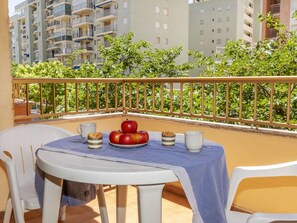 تناول الطعام بالخارج