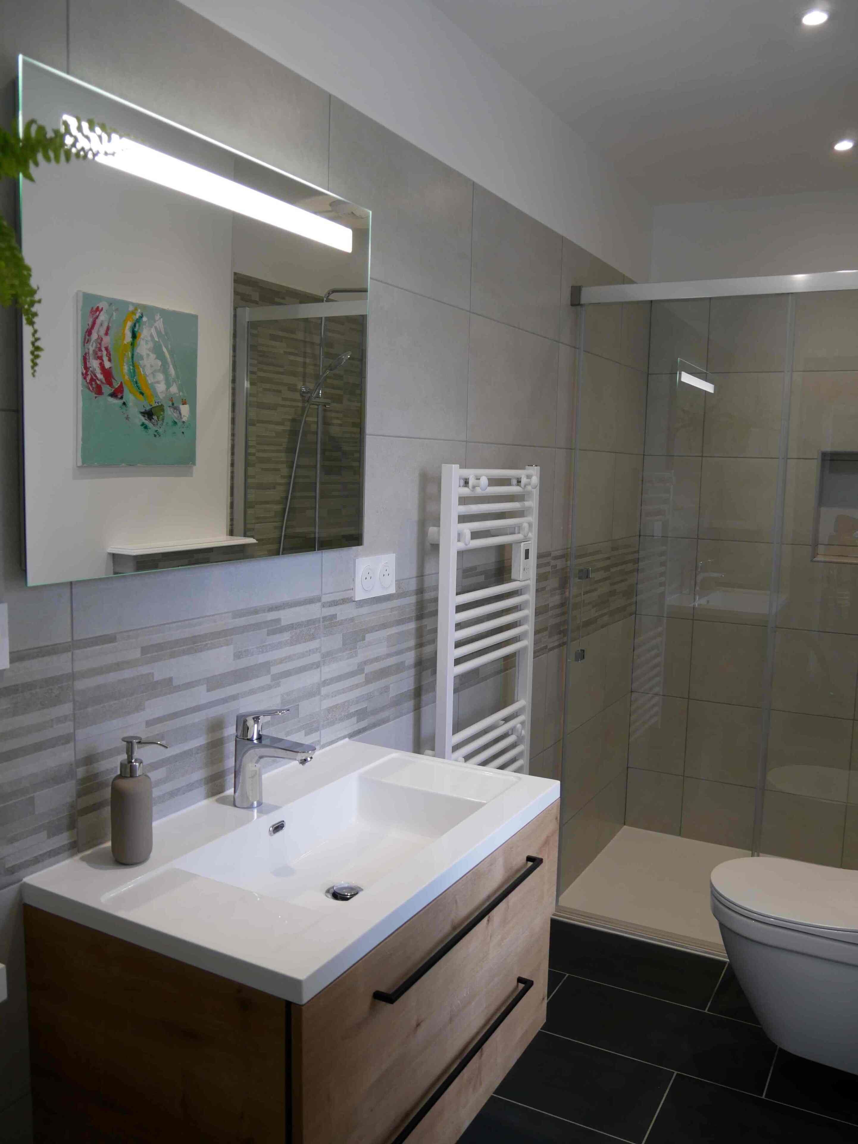 Shower, hair dryer, towels, toilet paper
