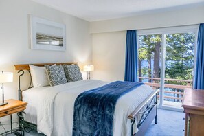 3 slaapkamers, een strijkplank/strijkijzer, wifi, beddengoed