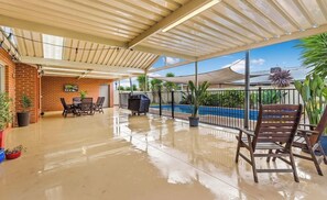 Outdoor dining - Modern family home with pool (Carisbrook)