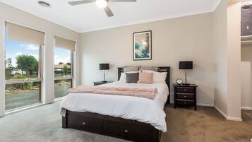 5 Schlafzimmer, Bügeleisen/Bügelbrett, WLAN, Bettwäsche
