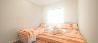 Sweet Home in Griffin, brand new & Spacious, 10 min to North Lake Westfield