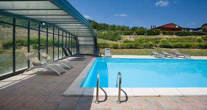 Maison de vacances privée avec WIFI, climatisation, piscine, TV, patio, animaux admis, parking