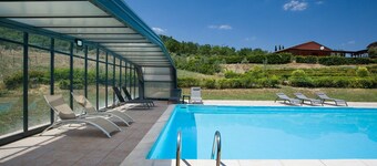 Wonderful private villa for 20 people with pool, WIFI, A/C, TV, patio and pets allowed