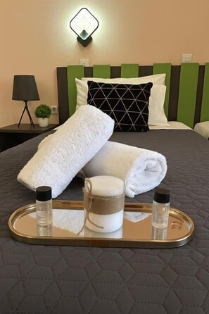 Appartement Deluxe, balcon, vue sur le jardin | Accès au Wi-Fi (inclus)