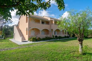 Living area - Marina Studio (Corfu)