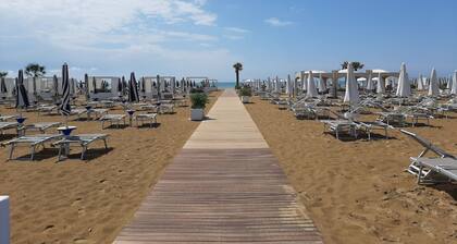 Cosy apartment in villa for 6 guests with WIFI, A/C, pool, TV, terrace and pets allowed