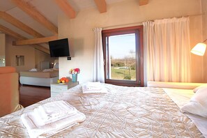 3 bedrooms, iron/ironing board, travel crib, free WiFi