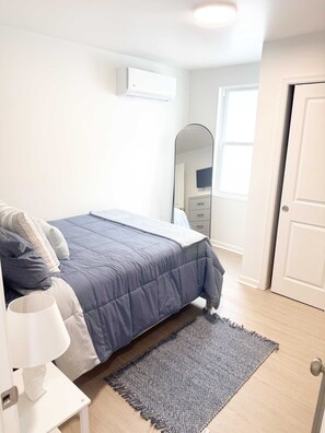 2 chambres, fer et planche à repasser, Wi-Fi, draps fournis