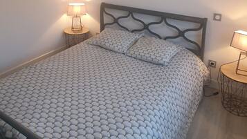 4 bedrooms, iron/ironing board, travel crib, free WiFi