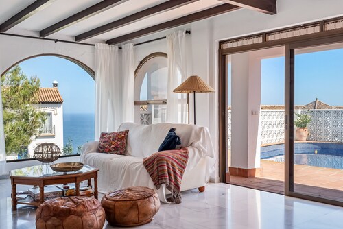 Exclusive Villa, Wonderful Garden, Private Heated Pool