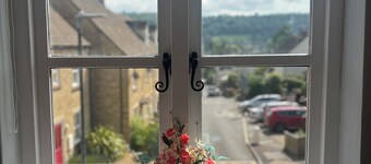 The Corner Cottage - ideal Cotswold way walk stay / pet friendly