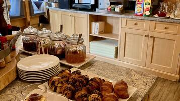 Tägliches inbegriffenes Frühstücksbuffet
