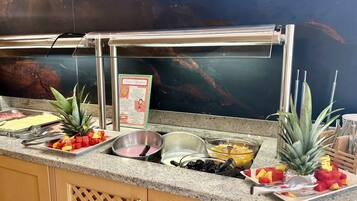 Free daily buffet breakfast