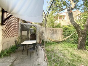 屋外ダイニングエリア