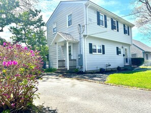 Exterior - Explore Beaches, Golf Courses,  Restaurants, Shopping and all the Cape Offers from our Falmouth Home (Falmouth)