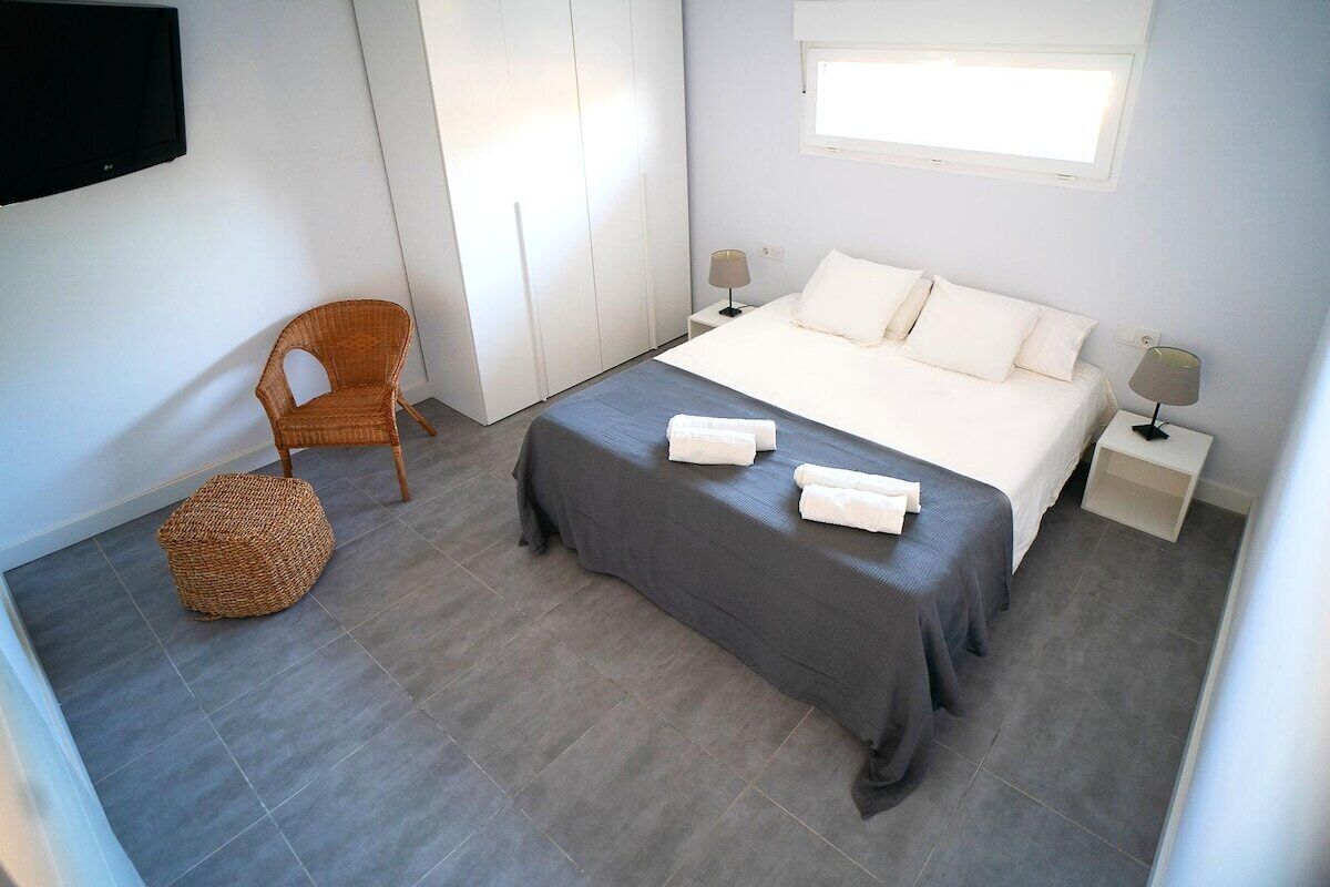 [Costa Dorada 8 Beds] Charming New Beachside House - Cunit