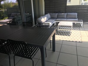 屋外ダイニングエリア