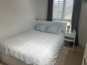 3 bedrooms, iron/ironing board, WiFi, bed sheets - Duplex with terrace and lake view (Corseaux)