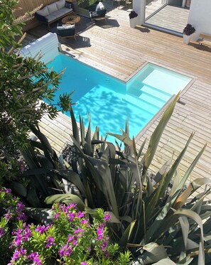 Outdoor pool, a heated pool - Villa with pool, 15 min walk from the beach (Hendaye)