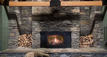 Perfect Scores in Every Category - Updated 1BR with Pool and Hot Tub